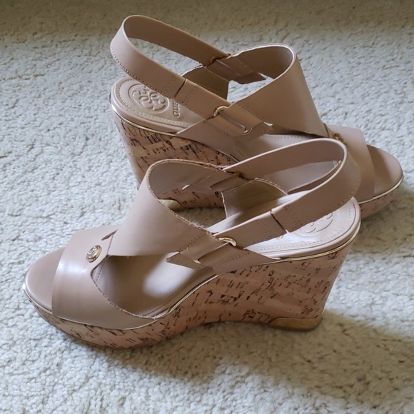 Guess Tan Wedges - Picture 3 of 3